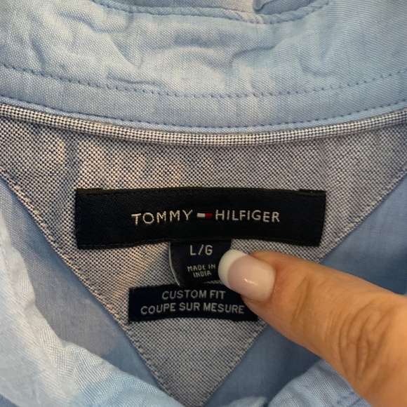Tommy Hilfiger Short-Sleeve Button Down; Large - Picture 4 of 5